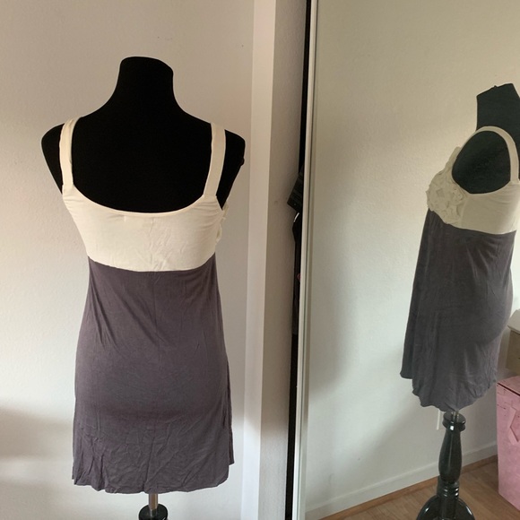 Mystere cream and gray dress size M - Picture 3 of 5